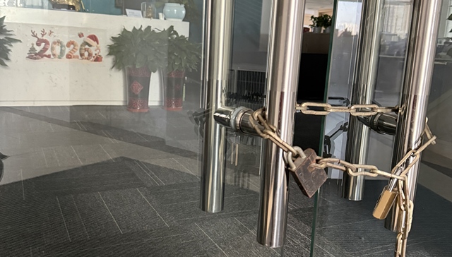 梅向荣;上海赢柯企管;办公室遭查;落锁;员工搬离