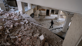 伊朗逮捕54名“内鬼”，缴获76件冷兵器和大量弹药