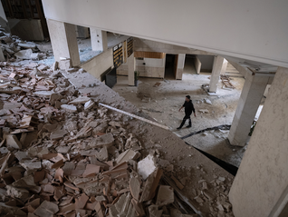 伊朗逮捕54名“內(nèi)鬼”，繳獲76件冷兵器和大量彈藥