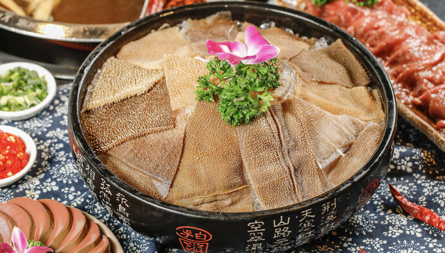 网红鹿哈;带货毛肚;翻车;近3000万件;天价赔偿