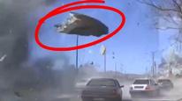 伊朗街头一行车记录仪拍下空袭瞬间