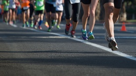 地方新闻精选 | 重庆马拉松裁判误拦冠军冲线被停赛一年 北京不鼓励养老机构收取会员费