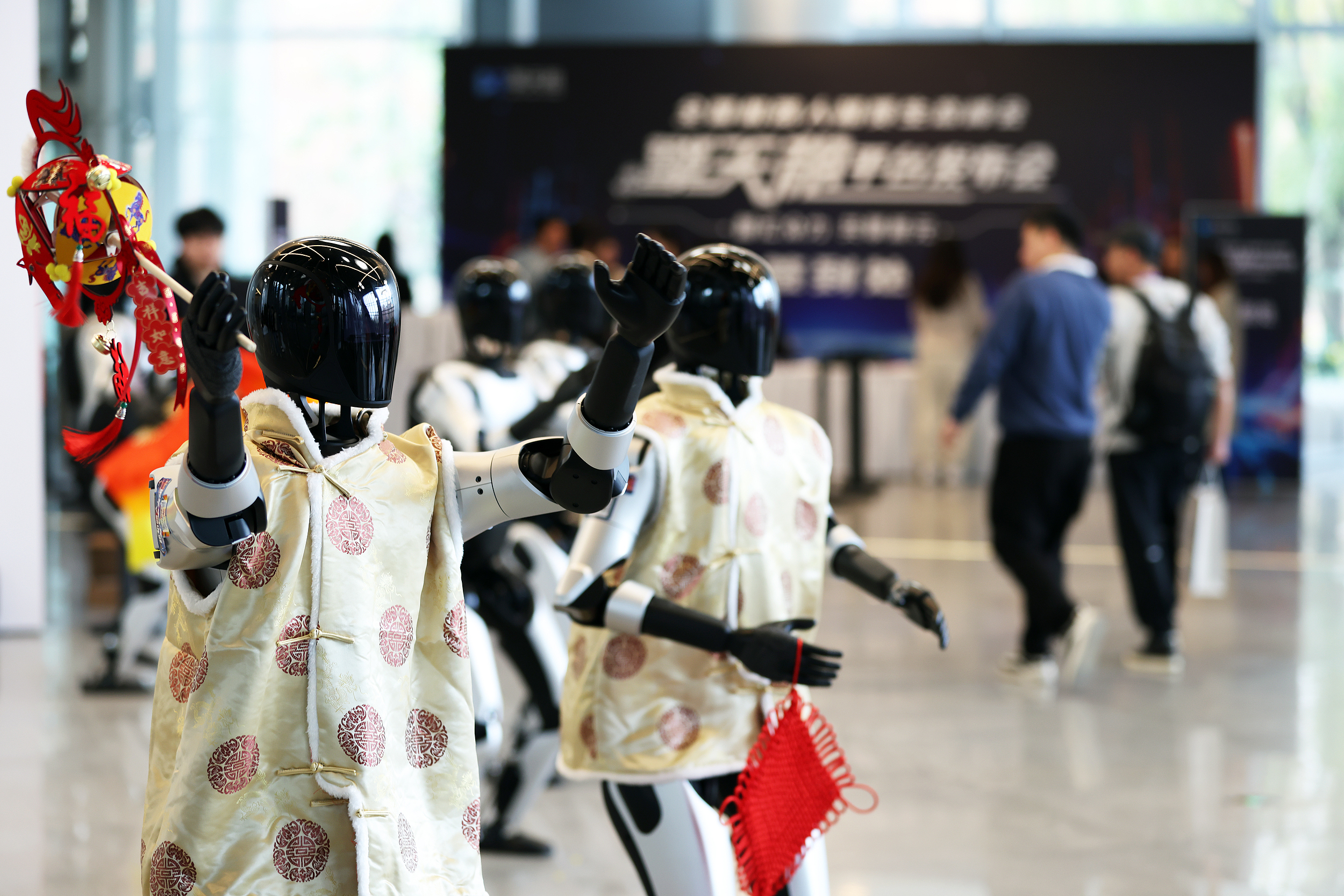 机器人租赁平台擎天租获过亿融资，黄晓明、乐华娱乐参投