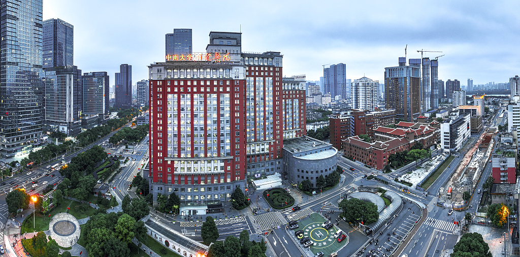 湘雅医院一研究生坠江离世，知情者：系并轨规培身份，生前“压力很大”