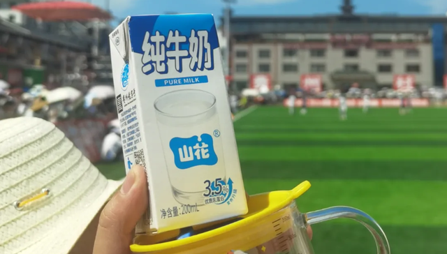 南方乳业冲刺北交所，放着现成牧场不用，非要募资4亿另起炉灶？