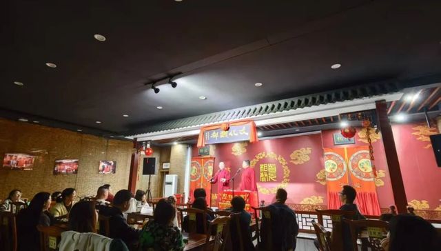 小城相声社的13年：一群人、一方台，守着老手艺，等着观众