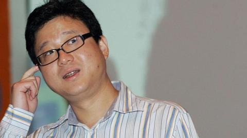 网易辟谣“AI清退全部外包”，3100亿丁磊高举AI大旗