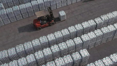 冲上3000亿，山东“铝王”的飞驰人生