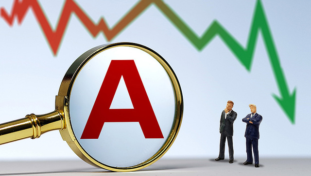 A股三大股指;沪指;3900点;5200只个股;飘绿