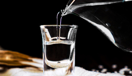 “救火式”换帅，迎驾贡酒直面“中年危机”