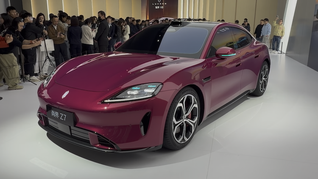 鸿蒙智行一次性释放三款全新车，尚界Z7预售价比小米SU7只贵1万元