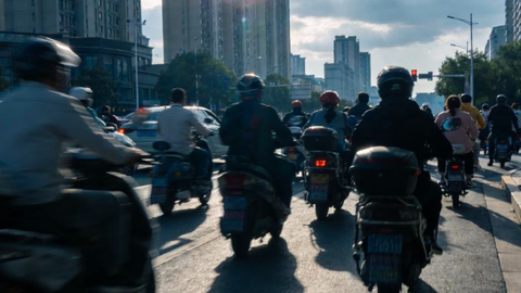 两轮电动车做智驾，这是没苦要硬吃？