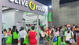 美妆集合店赛道，等来两条新“鲶鱼”