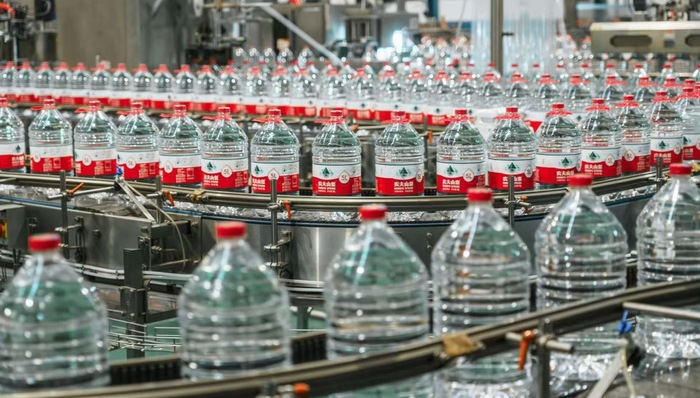 拒绝线上低价内卷;农夫山泉;克制型渠道管控;创业绩新高