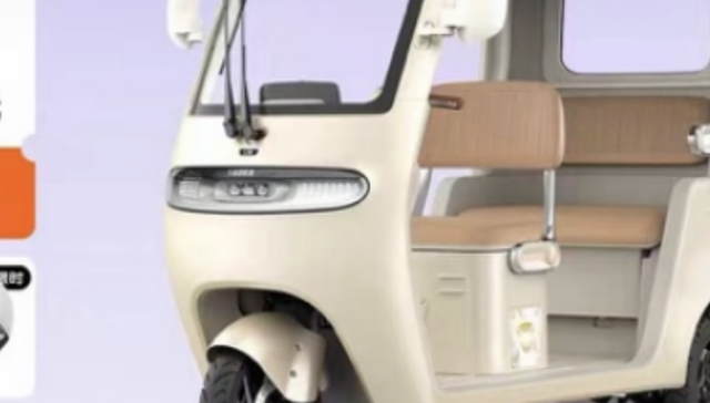 电动三轮车在县城满街跑，雅迪把车价抬到一万多块