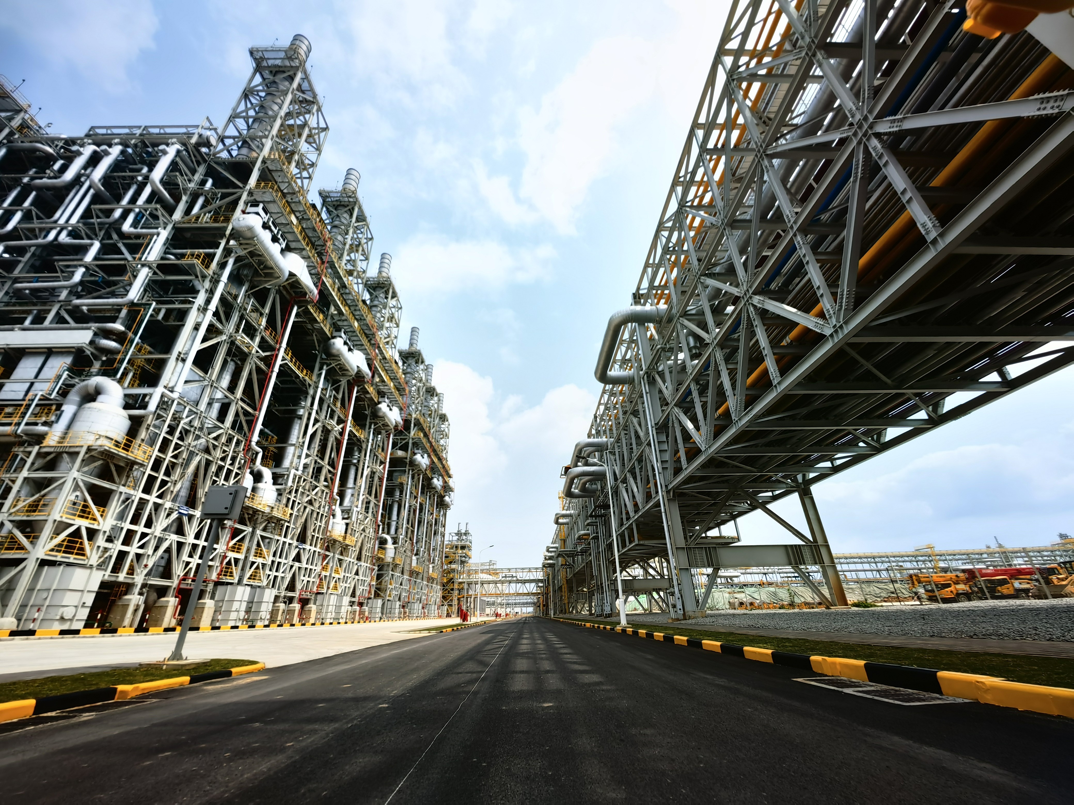 化工巨头巴斯夫全球最大投资项目在广东湛江全面投产