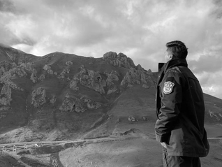 逝者｜抓捕嫌犯牺牲的额旺格拉：希望儿子长大后，也当一名警察