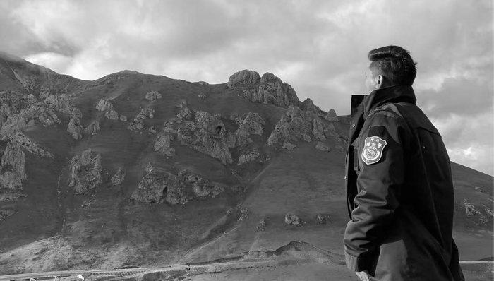 逝者；抓捕嫌犯牺牲；额旺格拉；希望儿子当警察