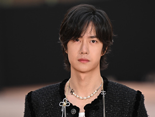 王一博与乐华娱乐续约，此前获授价值2500万港元股份