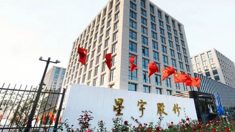 “车灯女王”入局机器人，勇闯港股能否再现“造富神话”？