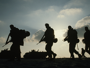 中东战事满一个月，美国进退两难