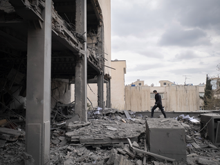 伊朗軍方警告：波斯灣的鯊魚正等待美國軍人，特朗普錯(cuò)誤決策將導(dǎo)致美軍陷死亡泥潭