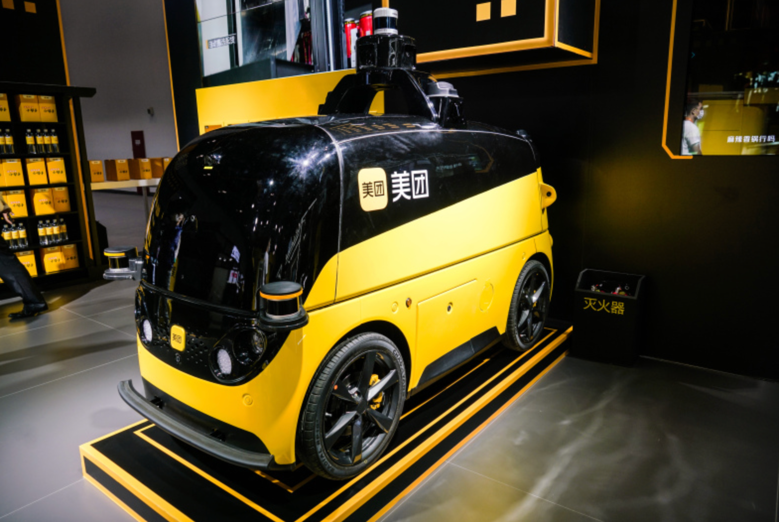 七成投在中早期，投遍大半个硬科技圈，美团要让AI落地物理世界|界面新闻