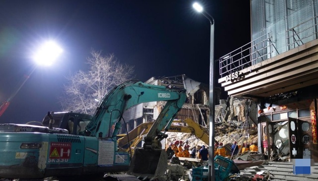 地方新闻精选 | 黑龙江海林市建筑坍塌共致7人遇难 九寨沟栈道上出现野生大熊猫