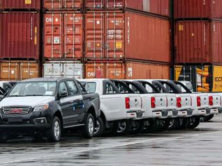 “集體失業(yè)”的零公里二手車出口商，有了新生意 | 電廠