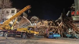 黑龙江一老楼坍塌致7死，当地人：一服务生刚过生日