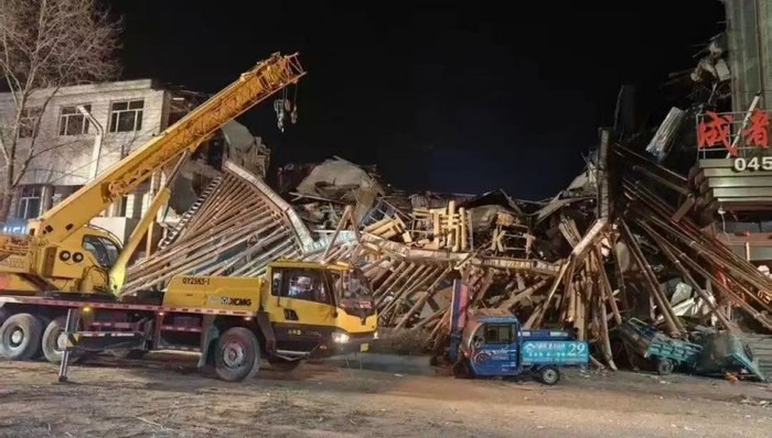 黑龙江;老楼坍塌;7死;服务生;过生日