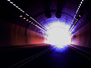 重庆一隧道发生疑似可燃气体爆炸事故，致4人遇难