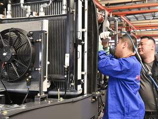 制造业PMI重返扩张区间，经济回暖信号初现