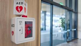 教育部推进急救教育进校园，为薄弱地区中小学配备“救命神器”