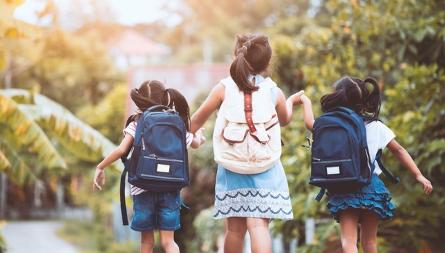 地方新闻精选 | 山东明确设立中小学春秋假期 鄱阳湖水位突破12米大关