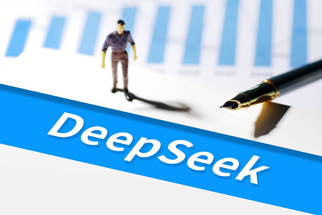 近12小时大宕机后仅隔一天，DeepSeek再崩一小时后恢复