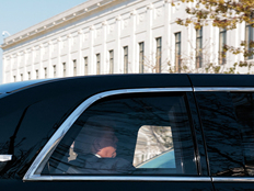 首位出席最高法庭审的在任总统：特朗普为终止“出生公民权”辩护