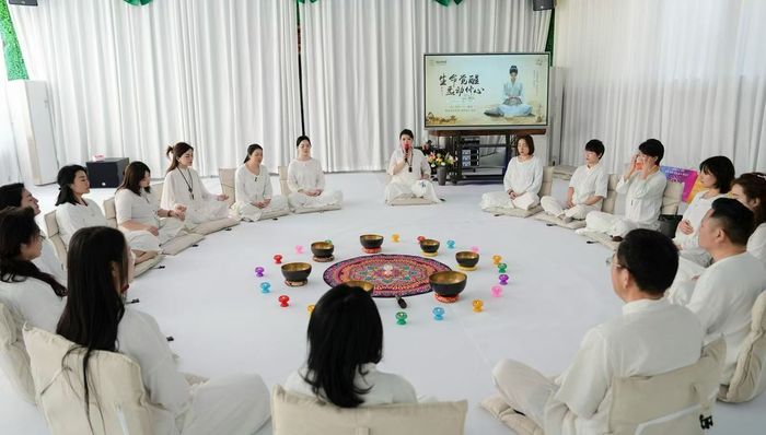 界面调查;加盟返利;拉人头;单次项目收费过万;私密健康机构;锦一国际;灰色生意经