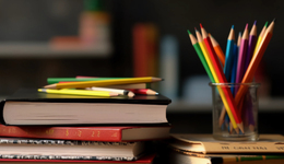 直通部委|教育部嚴(yán)禁中小學(xué)違規(guī)提前招生 移動電源新國標(biāo)要求標(biāo)明建議使用年限