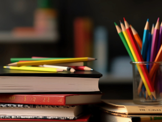 直通部委｜教育部严禁中小学违规提前招生 移动电源新国标要求标明建议使用年限