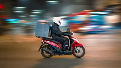 百亿外卖大战，悄悄喂饱顺丰