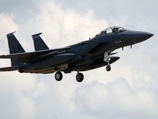 特朗普稱失蹤飛行員已獲救，伊朗：摧毀一架美軍搜救飛機(jī)