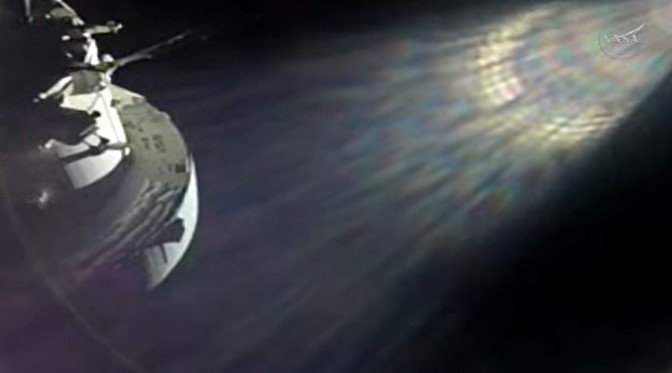 又一大步！美国载人飞船成功绕过月球背面