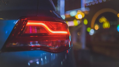 4年爆涨100倍：二手车出海火热，谁在淘金