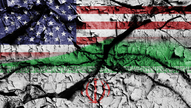 美伊临时停战当天即遭严峻考验，霍尔木兹海峡再度关闭