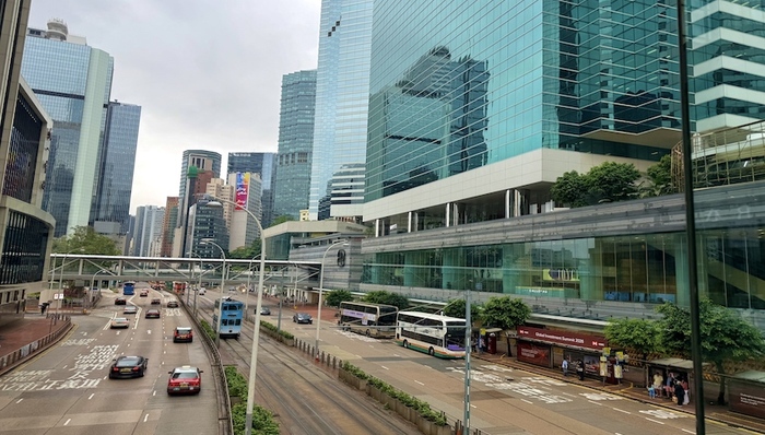 香港楼市一季度“狂飙”：量价齐升，内地买家与“大手客”联手托市