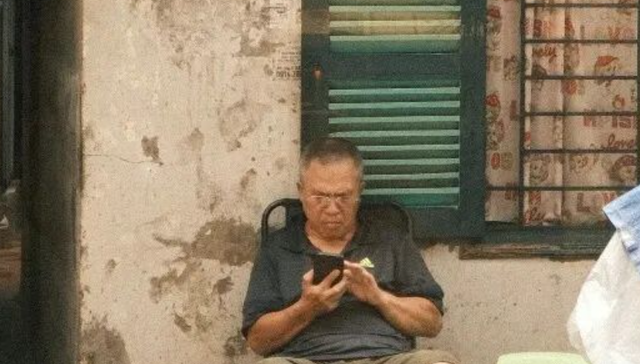 空巢老年人，第一批AI重度依赖症“患者”