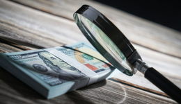 云南女厅官涉非法持有弹药等四罪被公诉，曾被通报侵吞巨额公共财物