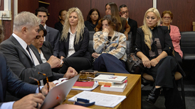 阿根廷法院重审马拉多纳死亡案，7名医疗人员被控过失杀人