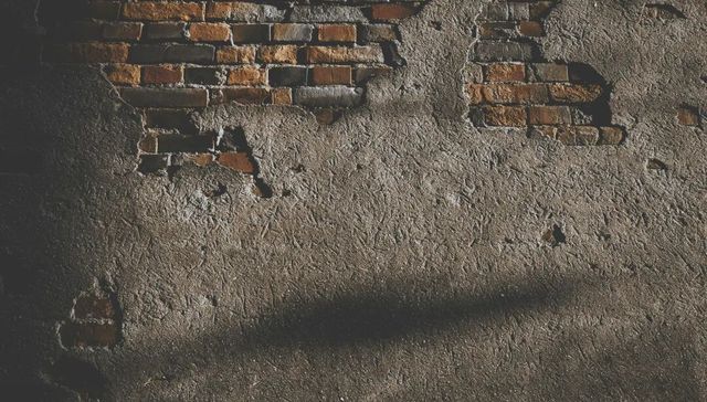 大厂商战，开始给员工砌墙了